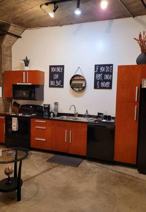 Staycation City Loft Free Gated Parking Σαιντ Λούις Εξωτερικό φωτογραφία